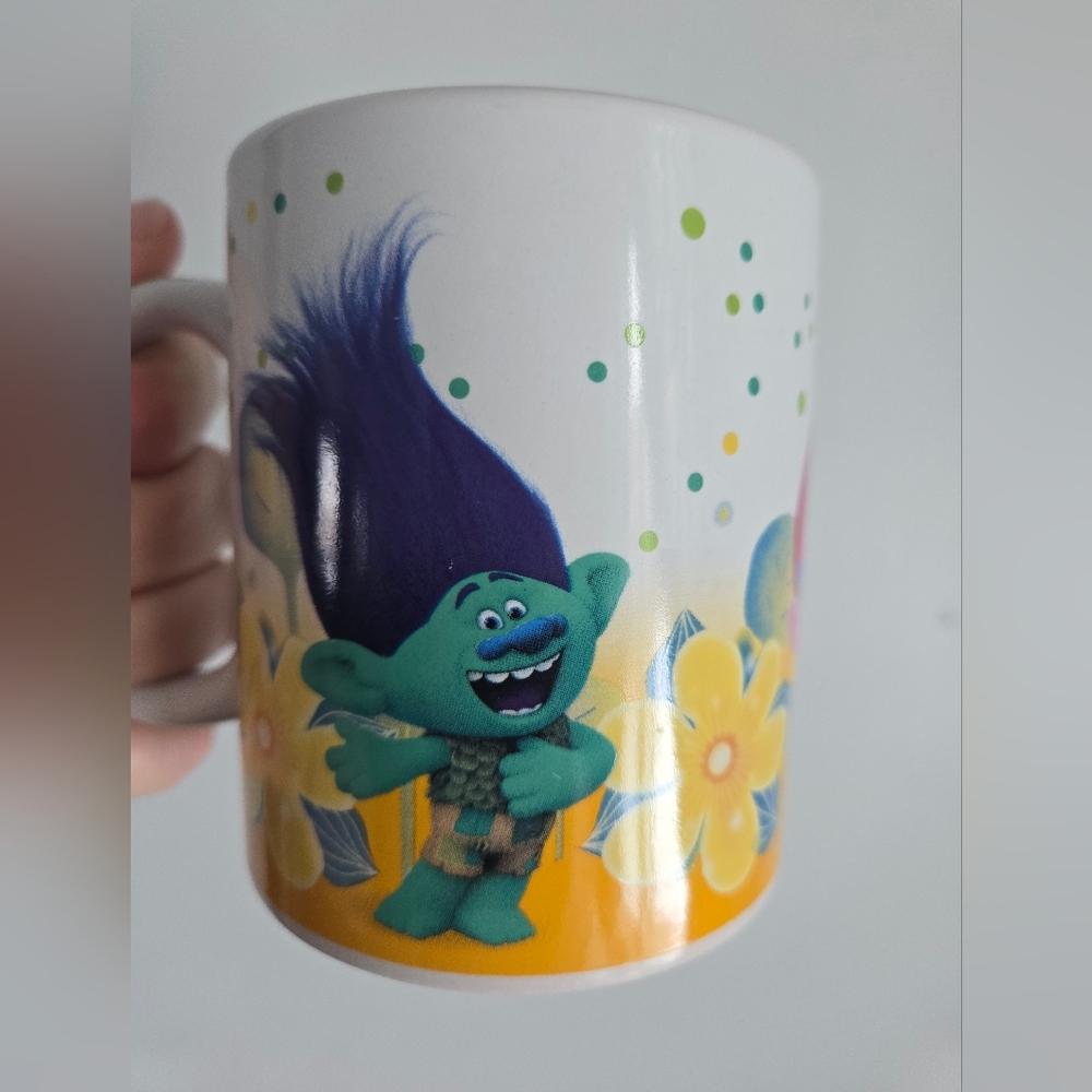 🎁 Free With Any Purchase - Trolls Floral Mug - Green and Yellow